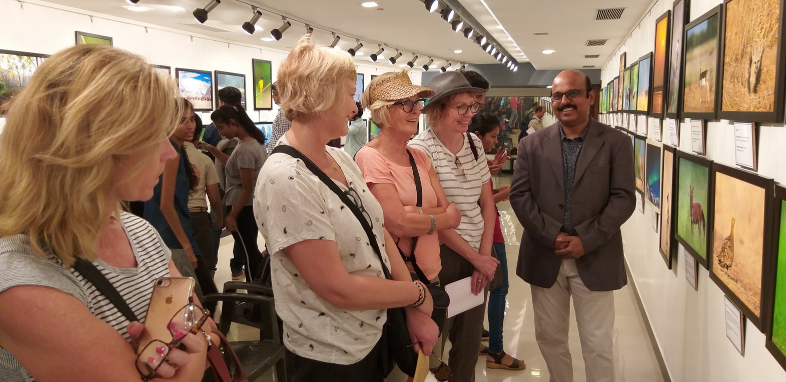 Jehangir Art Gallery - Image 3