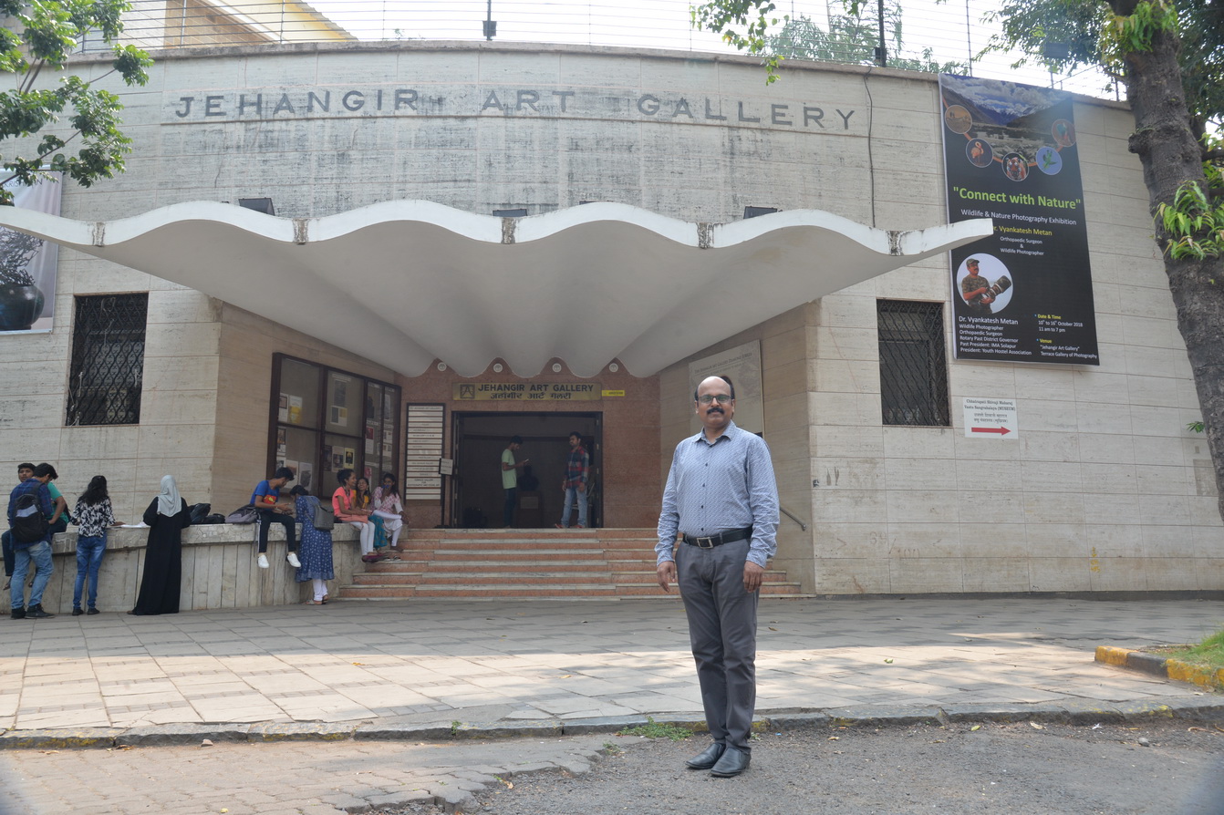 Jehangir Art Gallery - Image 30