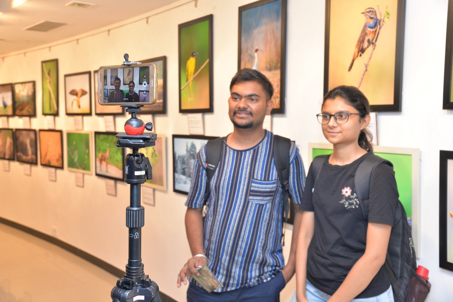 Exhibition at Jehangir Art Gallery Mumbai Dr Vyankatesh Metan S 1575x1050