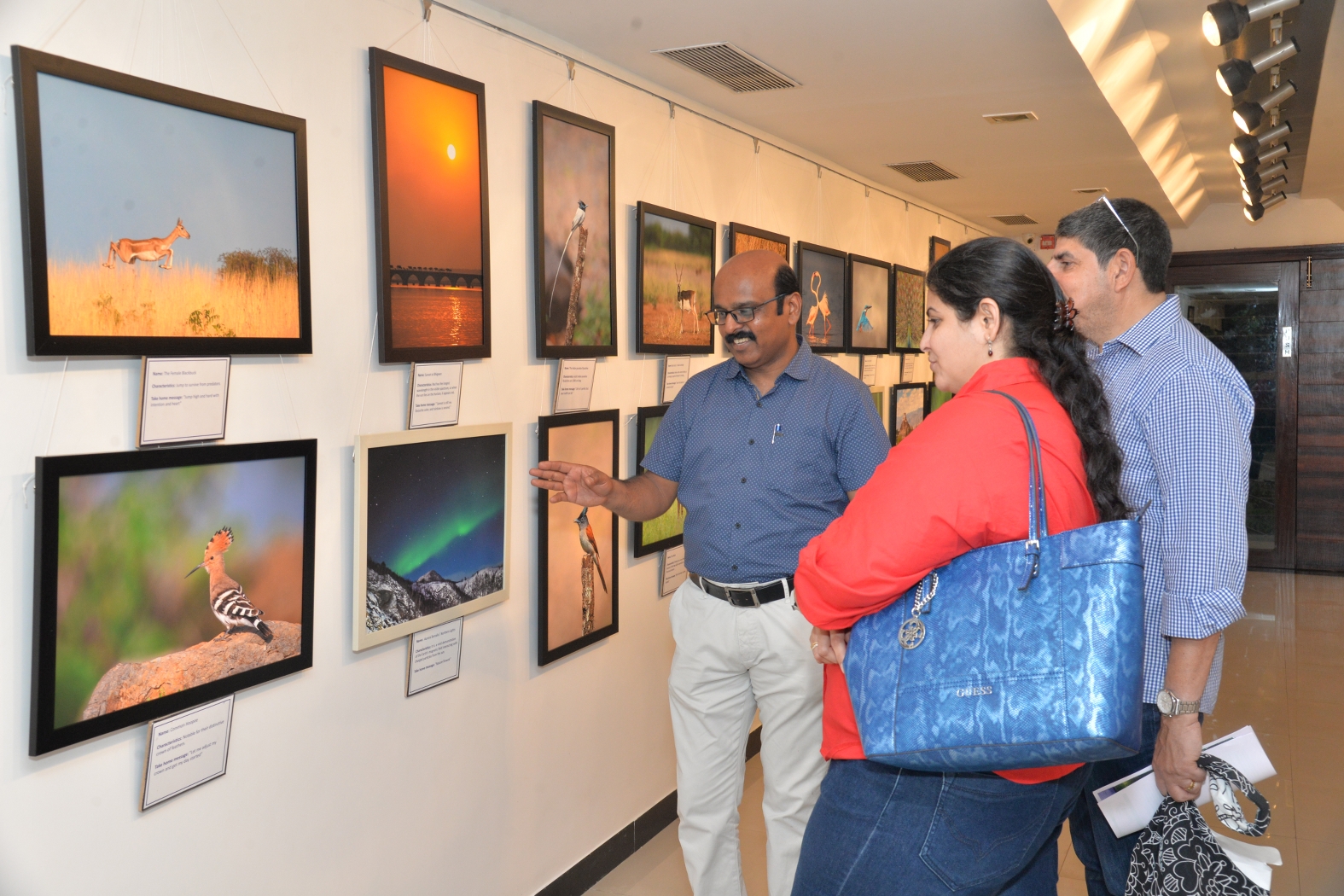 Exhibition at Jehangir Art Gallery Mumbai Dr Vyankatesh Metan X 1575x1050