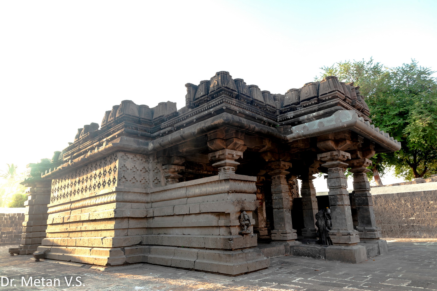 Shri Harihareshwar Temples Hattarsang Kudal sangam image Solapur Dr Vyankatesh Metan C