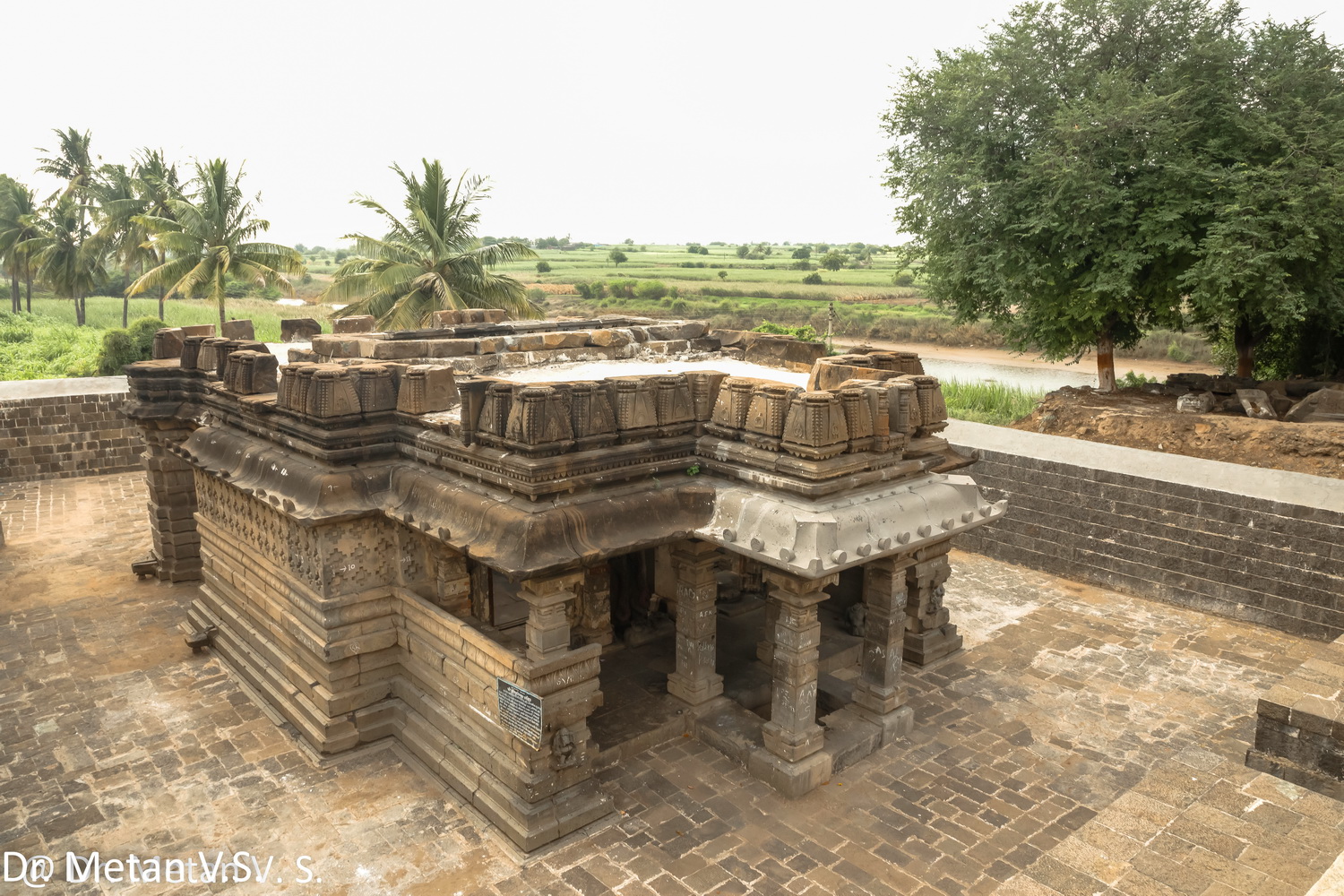 Shri Harihareshwar Temples Hattarsang Kudal sangam image Solapur Dr Vyankatesh Metan E3
